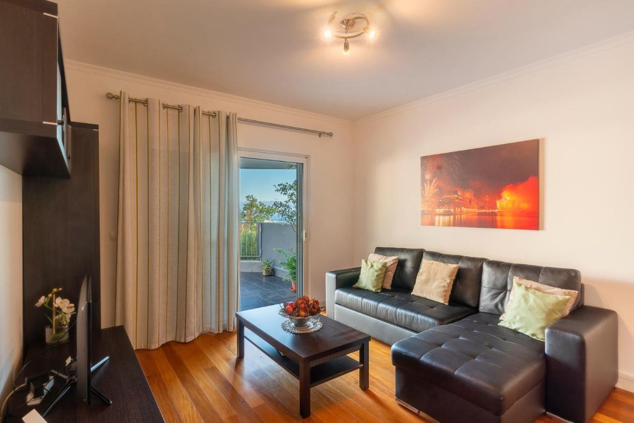 Virtudes Ocean View With Pool By Madeira Funchal (Madeira)